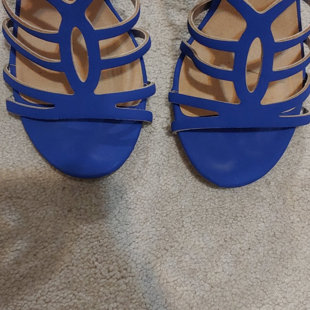 Heels - Picture 2 of 4